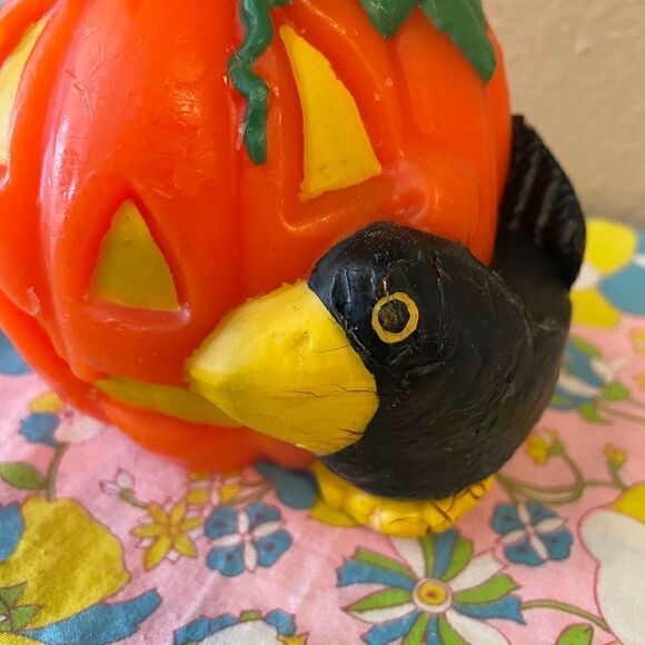 Vintage Halloween Pumpkin and Crow Hallmark Candle - Picture 3 of 15